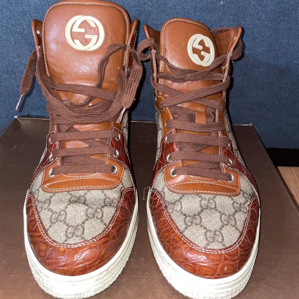 Used men’s Gucci sneakers size 10